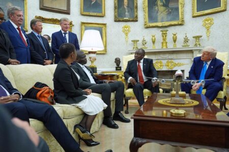 Ernie Els, Retief Goosen join South African president in White House meeting with Trump