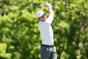 Griffin and Schmid share lead at Colonial