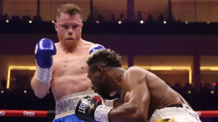 Amir Khan believes William Scull actually beat Canelo