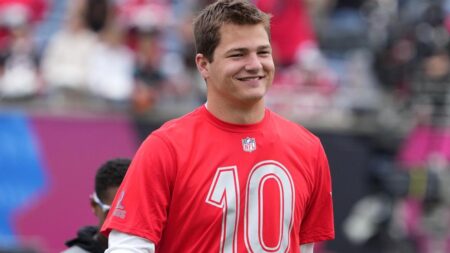 How Patriots QB Drake Maye has impressed backup Joshua Dobbs so far – NBC Sports Boston