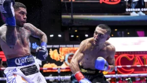 Teofimo Lopez vs. Arnold Barboza Jr. results, highlights: Lopez turns back the clock, retains gold against Barboza