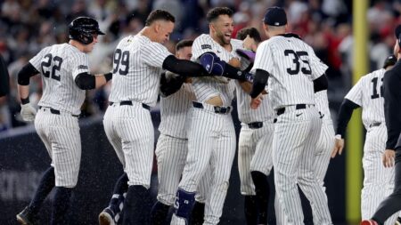 Yankees come from behind for 4-3 walk-off win over Padres in extras