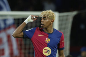 Deco denies Lamine Yamal contract demand, confirms PSG interest