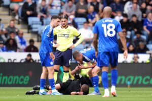 Jamie Vardy blows referee’s whistle to stop Leicester-Southampton game after official suffers head injury