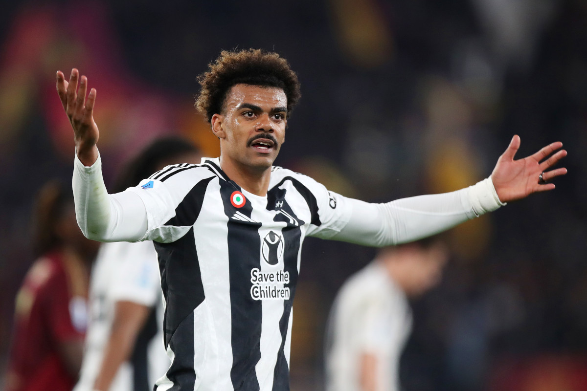 ROME, ITALY - APRIL 06: Renato Veiga of Juventus reacts during the Serie A match between AS Roma and Juventus at Stadio Olimpico on April 06, 2025 in Rome, Italy. (Photo by Paolo Bruno/Getty Images)