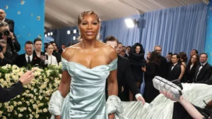 Serena Williams lets TikTok choose her outfit for a last-minute London trip