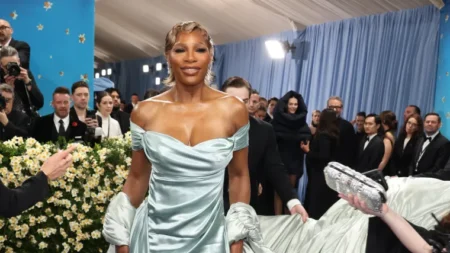 Serena Williams lets TikTok choose her outfit for a last-minute London trip