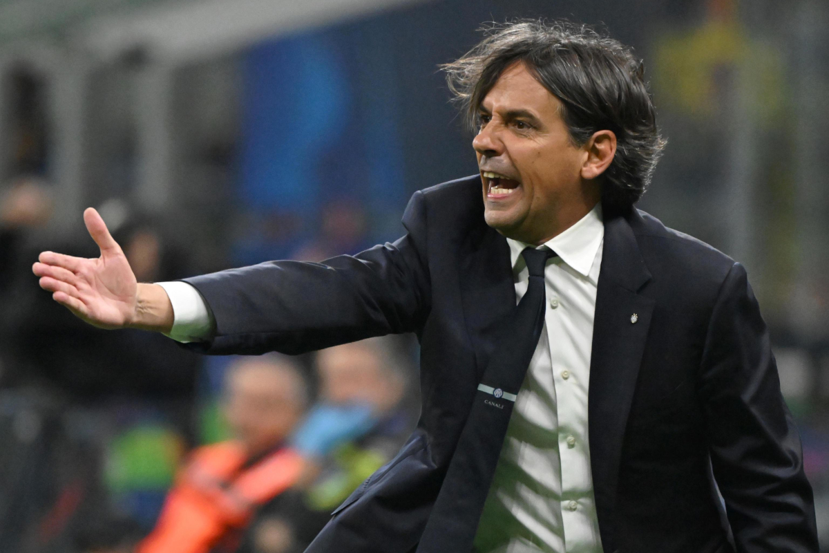 epa12078723 Inter Milan’s head coach Simone Inzaghi gestures as he gives instructions during the UEFA Champions League semifinal 2nd leg soccer match between Inter Milan and FC Barcelona, in Milan, Italy, 06 May 2025. EPA-EFE/DANIEL DAL ZENNARO