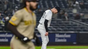 Yankees' bullpen lets late lead slip away in series opening 4-3 loss to Padres