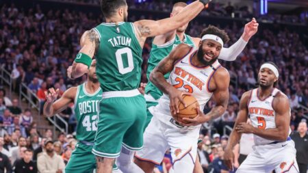 Knicks Notes: Mitchell Robinson's free throws, Karl-Anthony Towns' hand injury