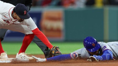 Mets' offense silenced again, fall to Red Sox 2-0 for first three-game losing streak of season