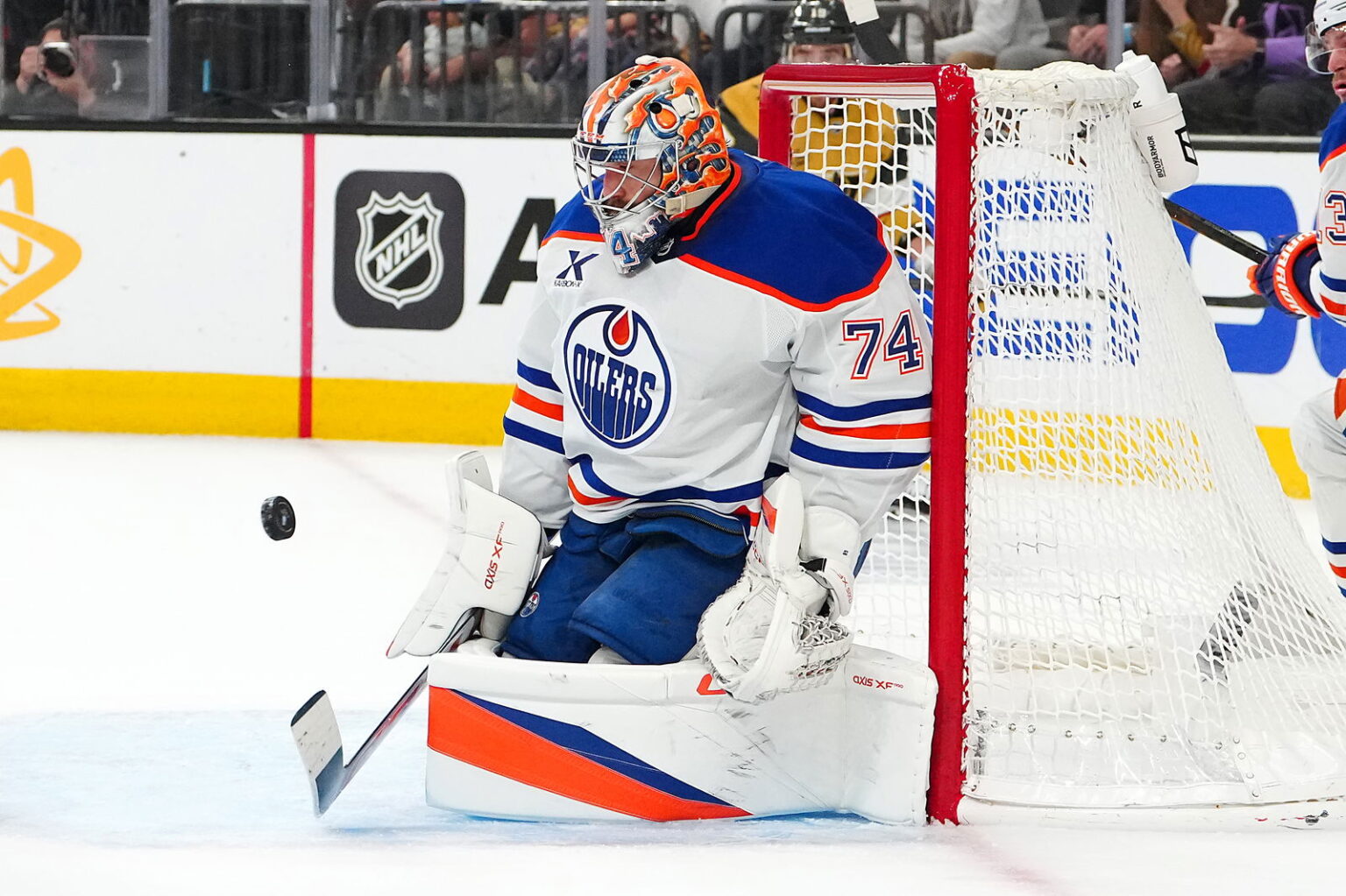 Oilers' Stuart Skinner Had 'Feeling Of Peace' As His Back-To-Back Shutouts Eliminated Vegas