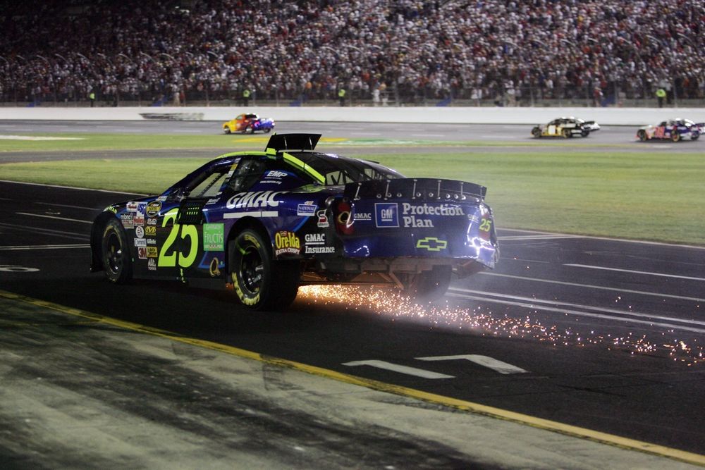 Brian Vickers, Hendrick Motorsports Chevrolet damage