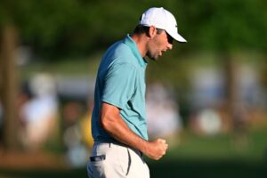 No.1 Scheffler leads by three as PGA final-round drama begins