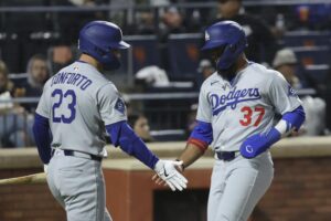 Teoscar Hernández and Dodgers defeat Mets in 13 innings, but pitching issues loom large