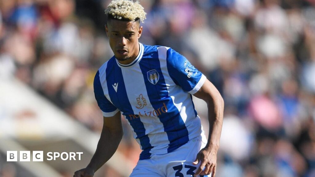 Lyle Taylor: Colchester open contract talks with striker