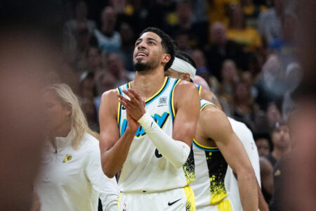 NBA playoffs: Pacers cruise to blowout win in Game 4 as Cavaliers lose Donovan Mitchell to ankle injury