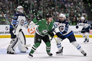 Jets Attempt To Tie Series In Game 4 Against Stars