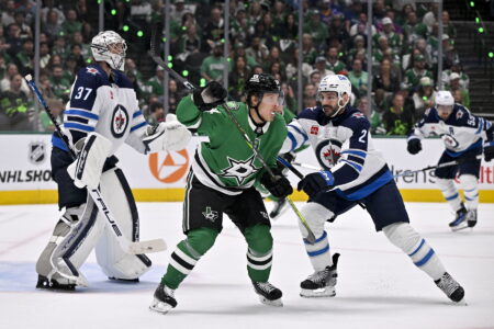 Jets Attempt To Tie Series In Game 4 Against Stars