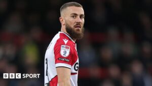 Dan Butler: Stevenage full-back extends contract with League One club