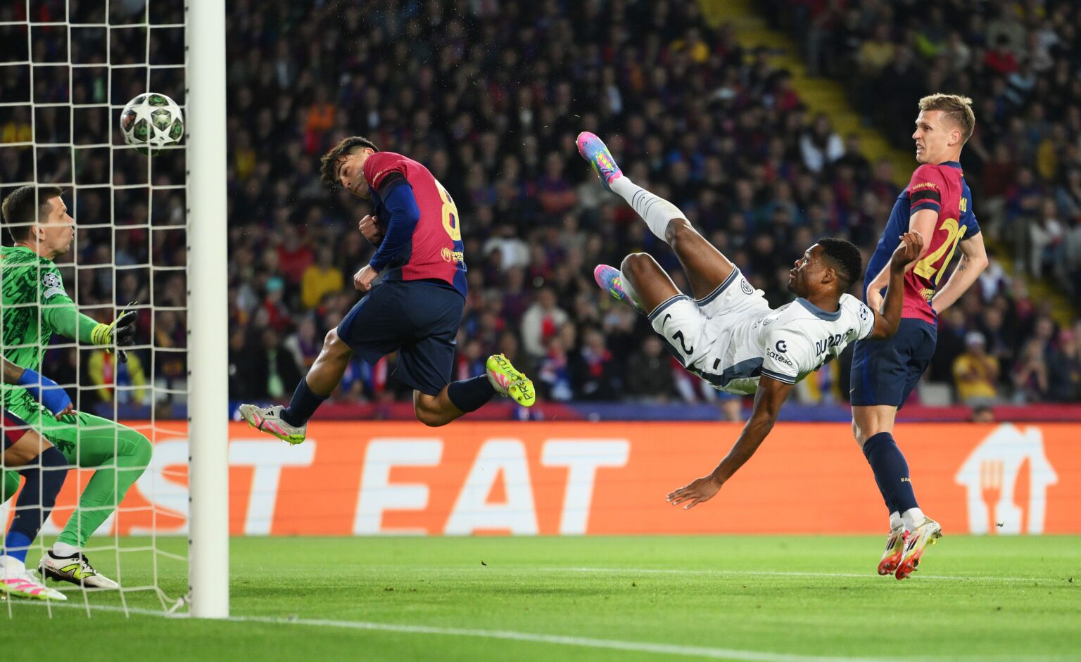 Inter Milan hype inch-perfect Denzel Dumfries challenge vs Barcelona