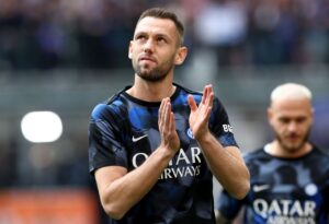 Stefan de Vrij celebrates Inter Milan 1-0 Hellas Verona Serie A win