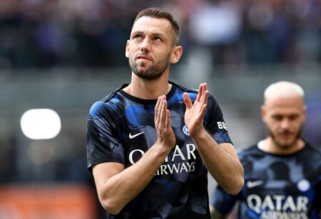 Stefan de Vrij celebrates Inter Milan 1-0 Hellas Verona Serie A win