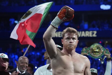 What time does the Canelo Álvarez vs. William Scull fight start?
