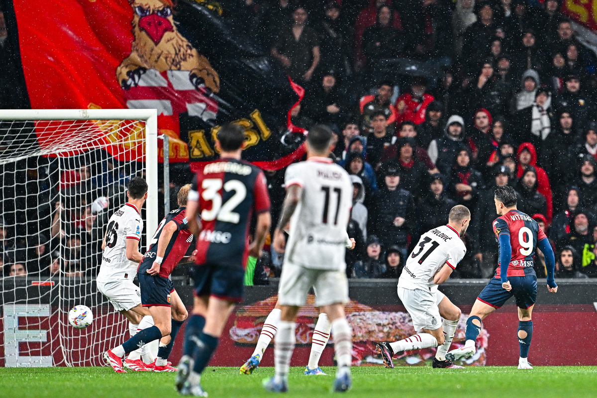 GENOA, ITALY - MAY 5: Vitor Vitinha of Genoa (right) scores a goal during the Serie A match between Genoa and AC Milan at Stadio Luigi Ferraris on May 5, 2025 in Genoa, Italy. (Photo by Simone Arveda/Getty Images)