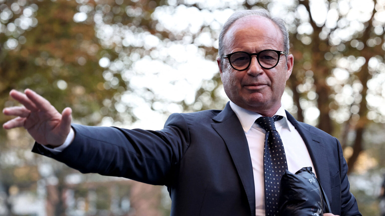 Romano Confirms Manchester United Have No Interest in PSG Club Chief