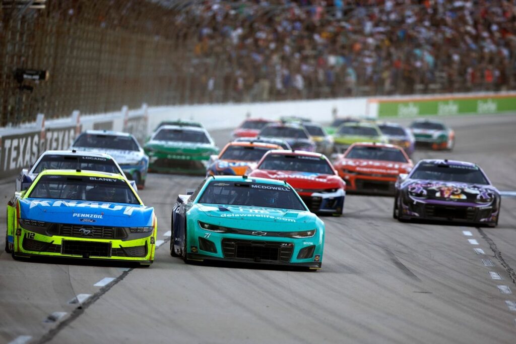 How Michael McDowell’s underdog run for the win ended in the wall