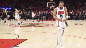 Rockets reportedly interested in Antetokounmpo, but not so much trades for Booker, Durant, Zion