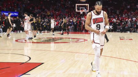 Rockets reportedly interested in Antetokounmpo, but not so much trades for Booker, Durant, Zion