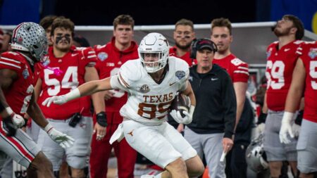 Titans sign fourth-round pick Gunnar Helm