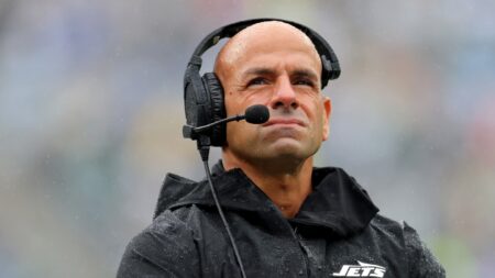 Robert Saleh “trying to stay a couple years ahead” of offenses