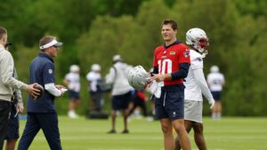 Bettors banking on Patriots having a winning record