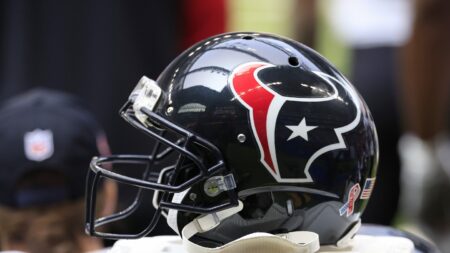 Texans claim LB Jackson Woodard off waivers