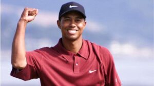 Johnson Wagner recreating iconic Tiger Woods shots from 2000, live on ‘Golf Central Postgame’
