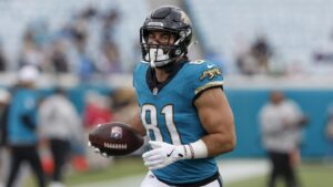 Cardinals sign TE Josiah Deguara