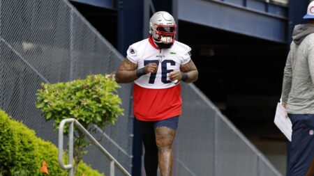 Morgan Moses had offseason surgery on knee injury from Week 3