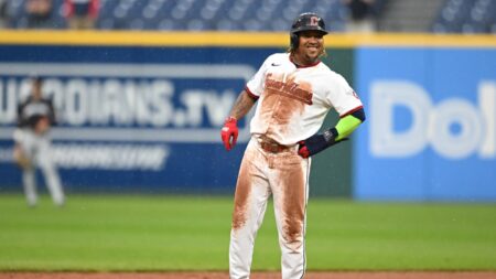 Ramírez returns to Guardians’ lineup after missing time because of a sprained right ankle