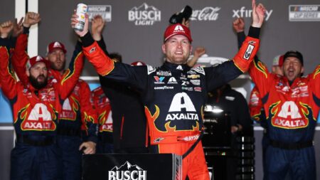 William Byron signs contract extension with Hendrick Motorsports through 2029