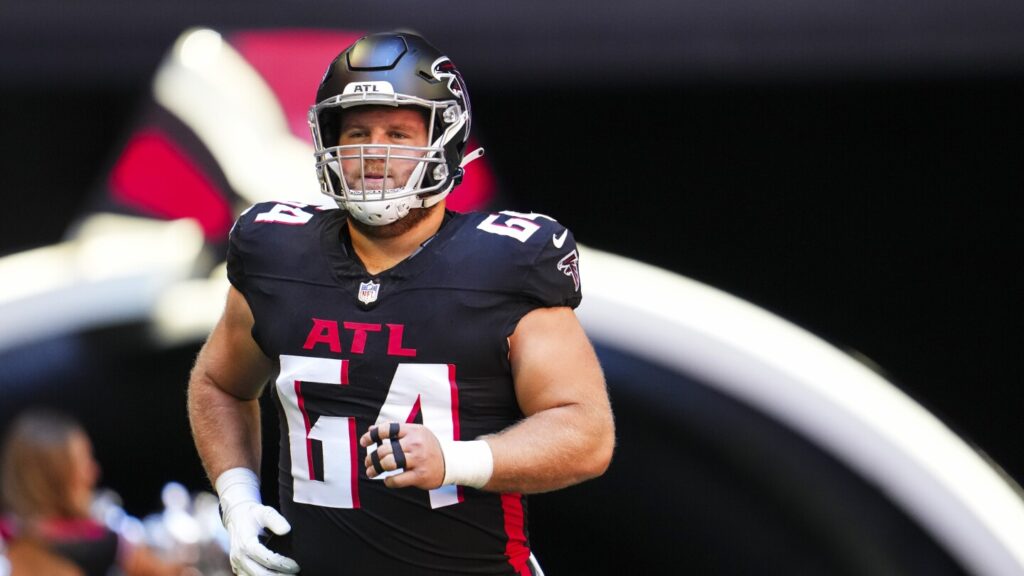 Ryan Neuzil agrees to two-year deal to return to Falcons