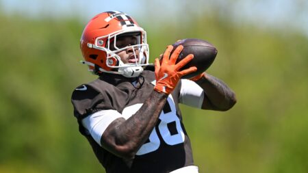 Browns sign third-round pick Harold Fannin Jr.