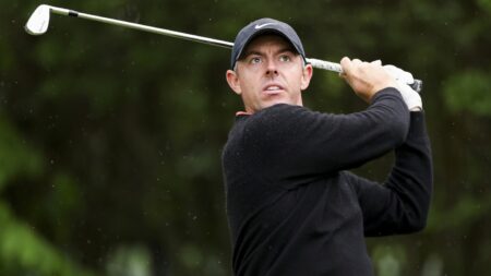 In rain and cold, Rory McIlroy and field get a better challenge from Philadelphia Cricket Club