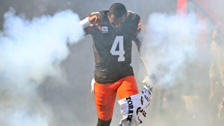 Out of walking boot, Deshaun Watson is throwing at the Browns’ facility