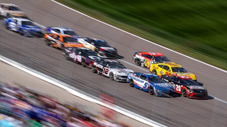 NASCAR Cup results, points report: Kyle Larson wins at Kansas, takes points lead