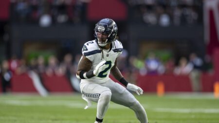 Browns to sign Rayshawn Jenkins