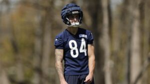 Bears first-round pick Colston Loveland focused on mental reps at rookie minicamp