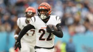Geno Stone agrees to pay cut with Bengals